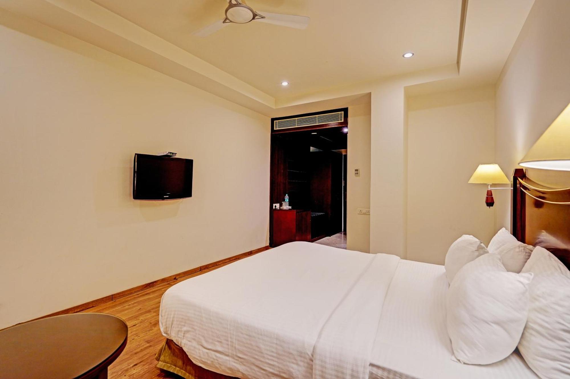 Hotel The Frist Collection Nueva Delhi Exterior foto
